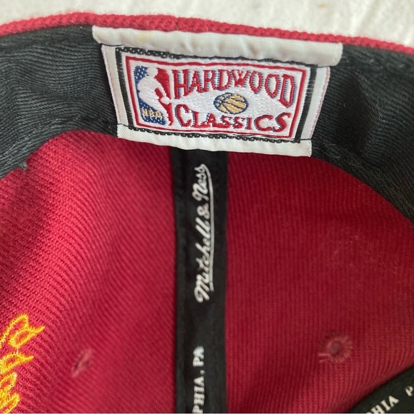 Cleveland Cavaliers Lebron James and Steph Curry Image 2017 Playoff Snapback - Picture 8 of 8